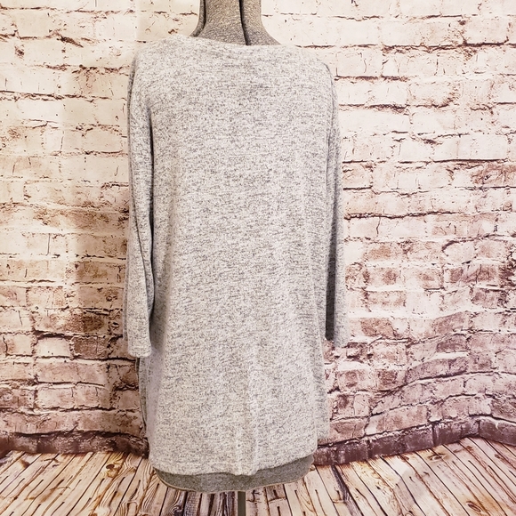 Bobeau Heather Gray Top Side Buttons 1X - Picture 4 of 5